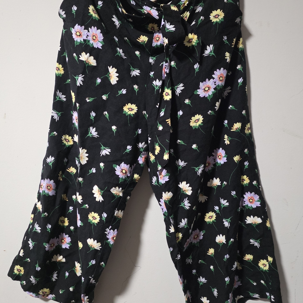 LOFT Black Floral Tie-Waist Capris